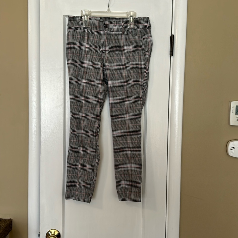 Old Navy Pixie Ankle Pant 6